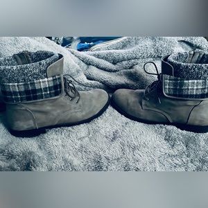 Torrid 13w gray sweater boots